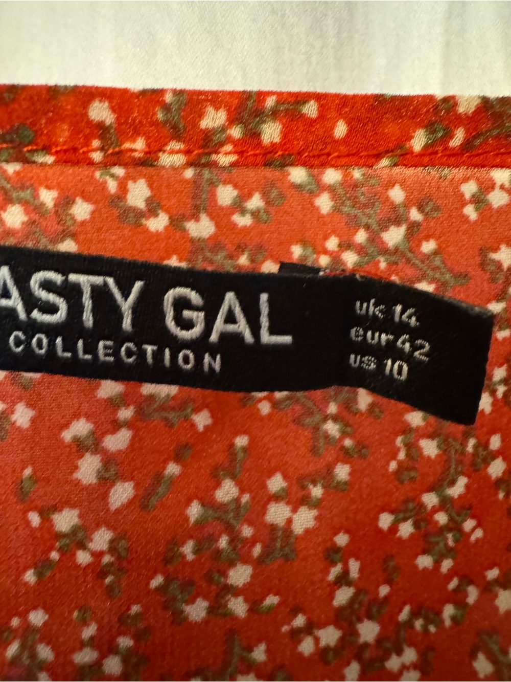Nasty Gal Red Floral Ruffle Peasant Button Top. Size 10, Just adorable 🥰 - Picture 3 of 15